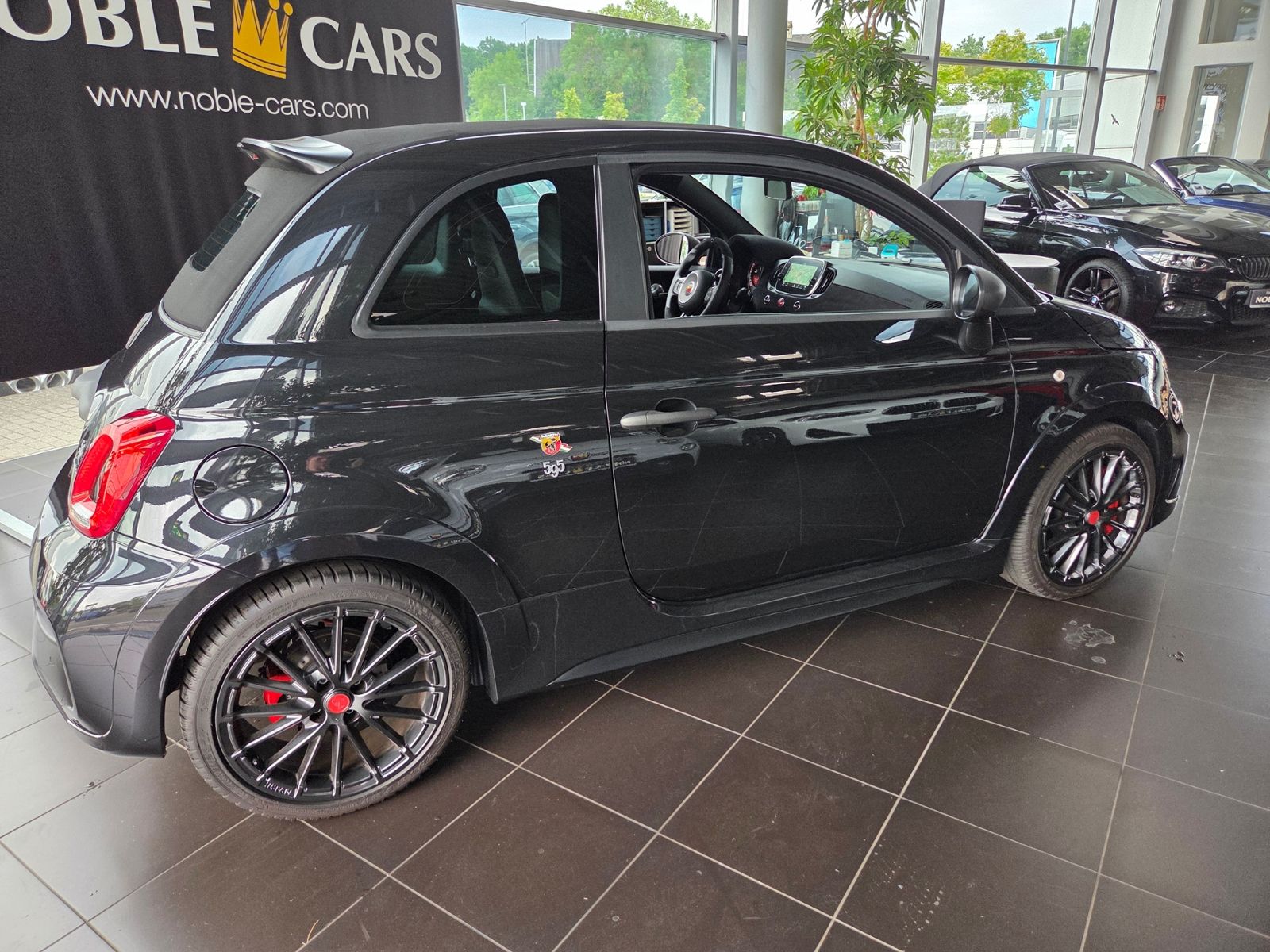 Fahrzeugabbildung Abarth 595C Competizione NAVI CarPlay