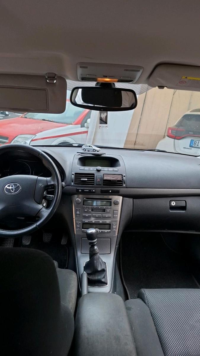 Toyota Avensis 2005 — photo 8