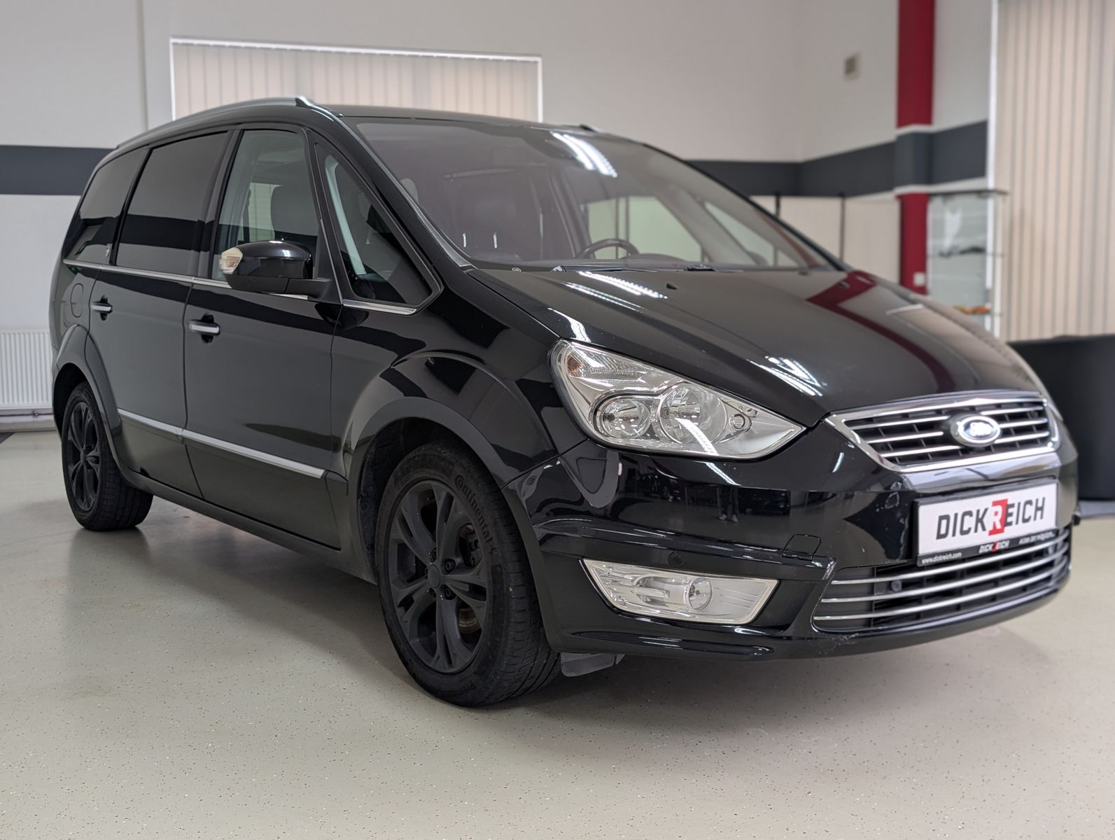 Fahrzeugabbildung Ford Galaxy Ghia 7-SITZ AHK PDC LEDER EURO5 KLIMA