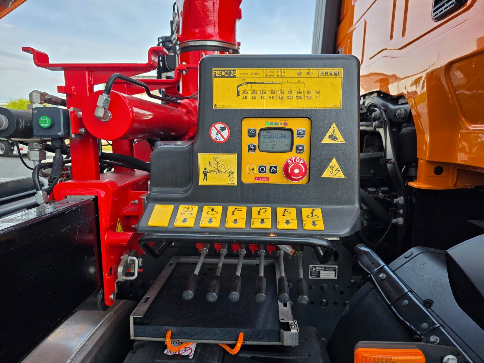 Fahrzeugabbildung Iveco X-Way AD190X54/P Fassi F125AC.1.24 Funk AHK