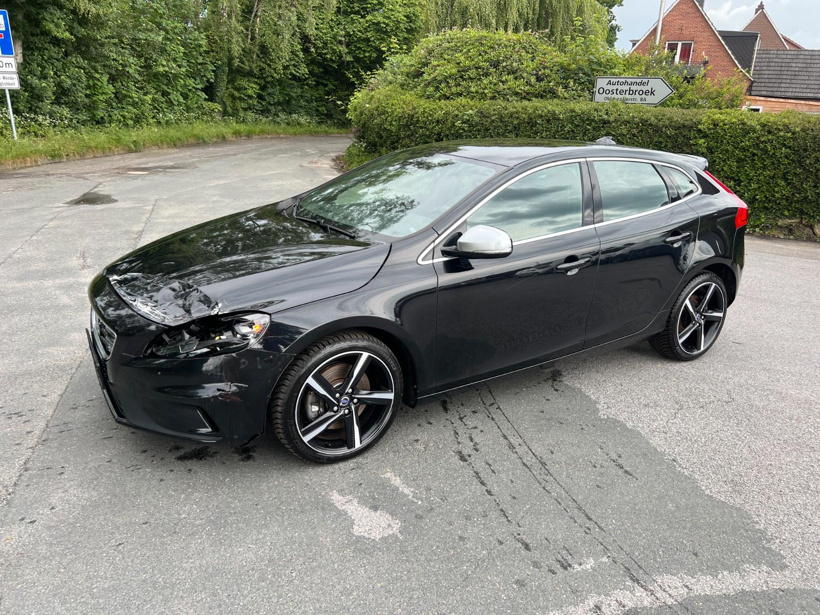 Volvo V40 2.0 D R-Design Aut.  82 Tkm
