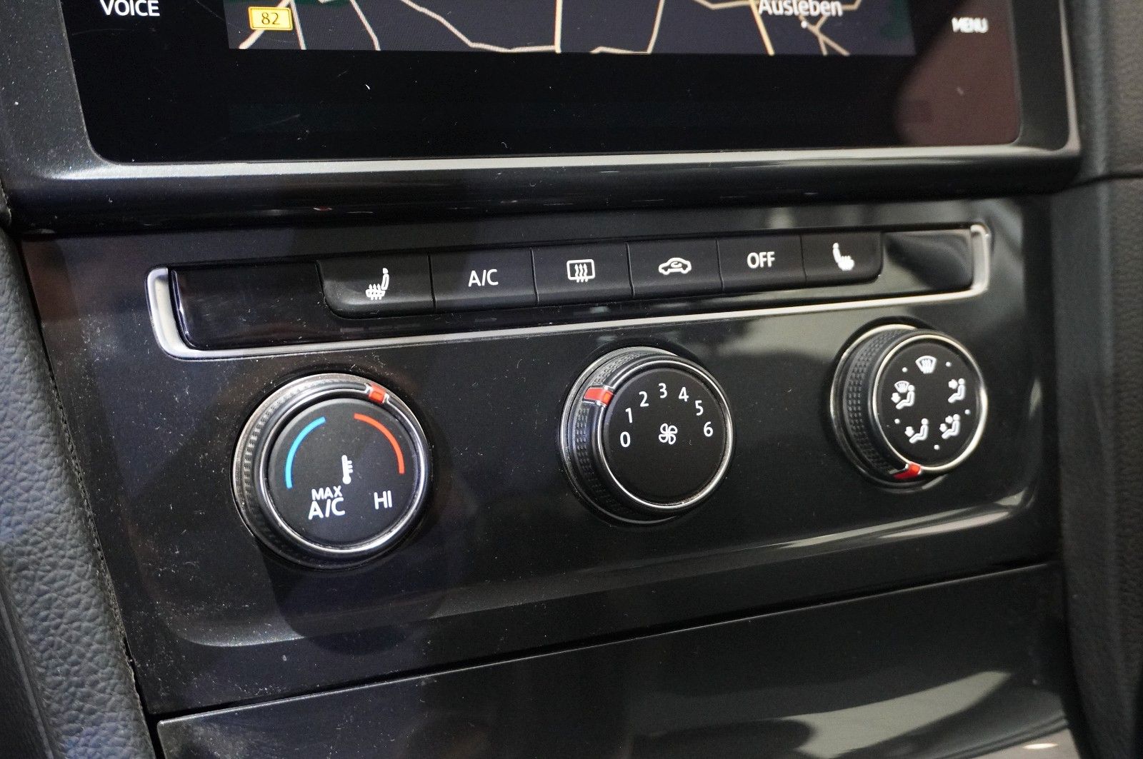 Fahrzeugabbildung Volkswagen Golf VII Variant 1.6 TDI NAVI/LED/SH/ACC/PDC/AHK