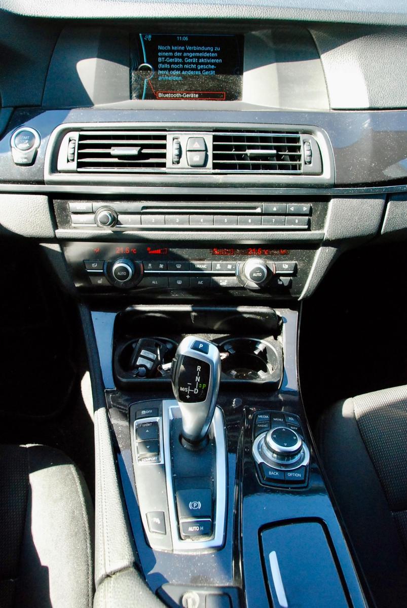 BMW 520 2012 — photo 11