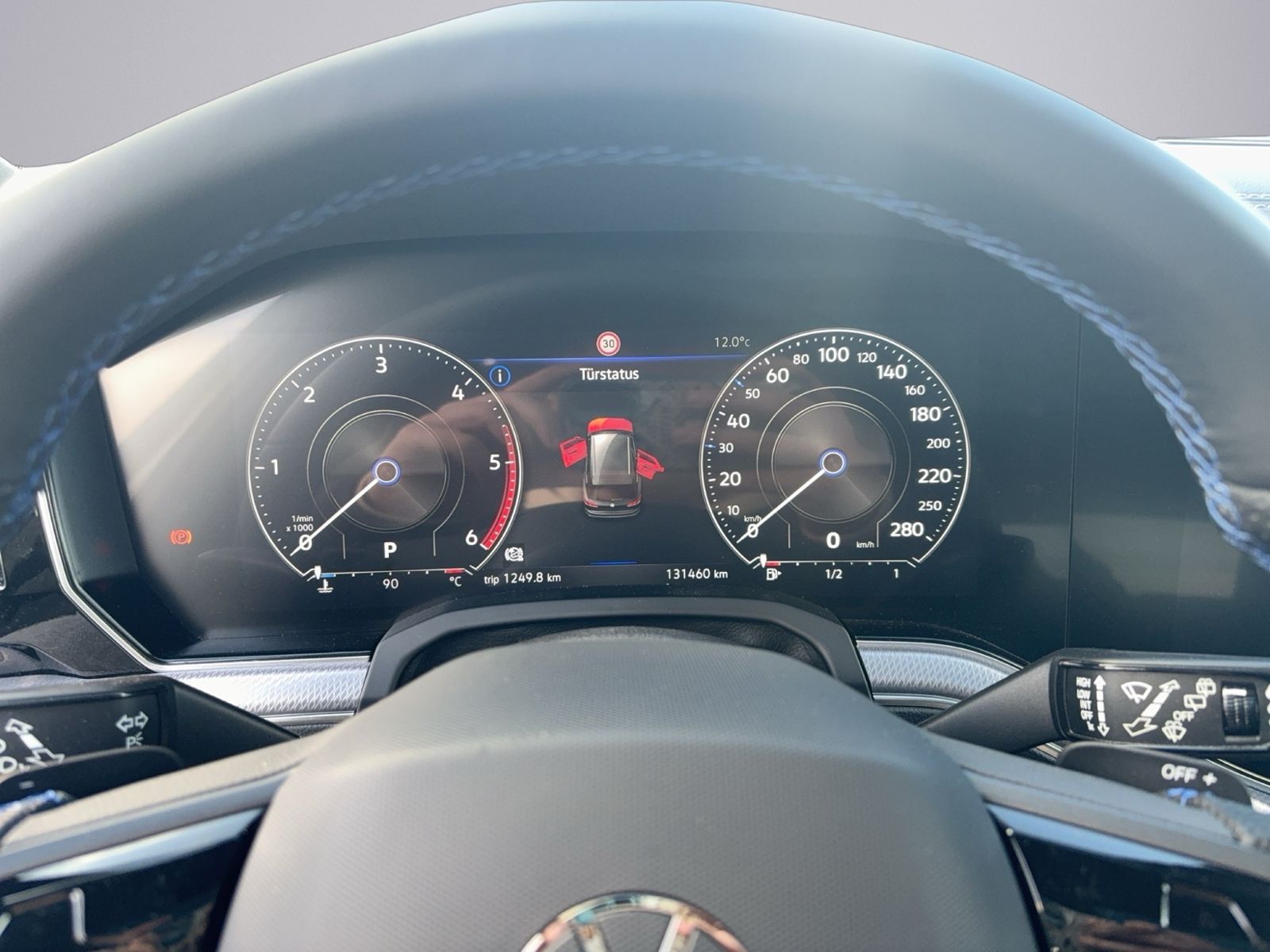 Touareg 3.0 V6 TDI R-Line PANO,STHZ,RFK.