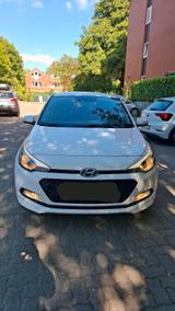 Hyundai i20 automatic 1.4 - Hyundai i20: Von Privat