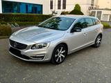 Volvo V60 D6 2.4 Hybrid AWD SUMMUM XENON ... - gebrauchte Volvo V60 aus dem Jahr 2013