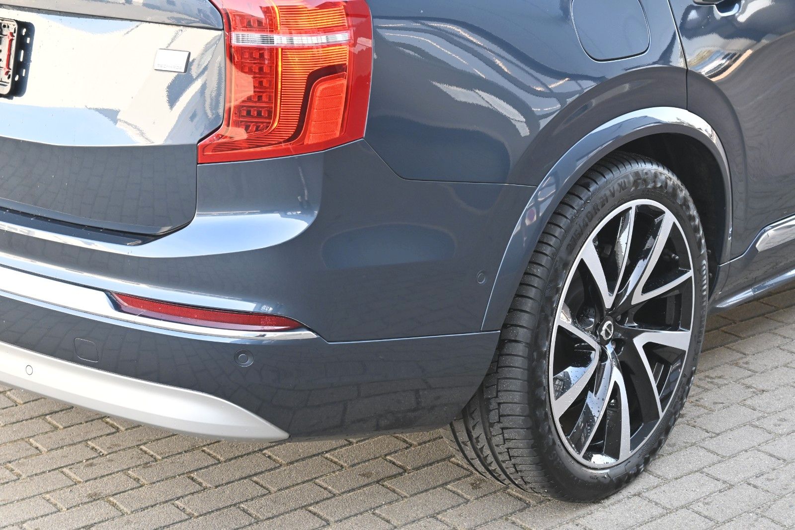 Fahrzeugabbildung Volvo XC90 T8 AWD Recharge Inscription*PANO*STHZ*B&W