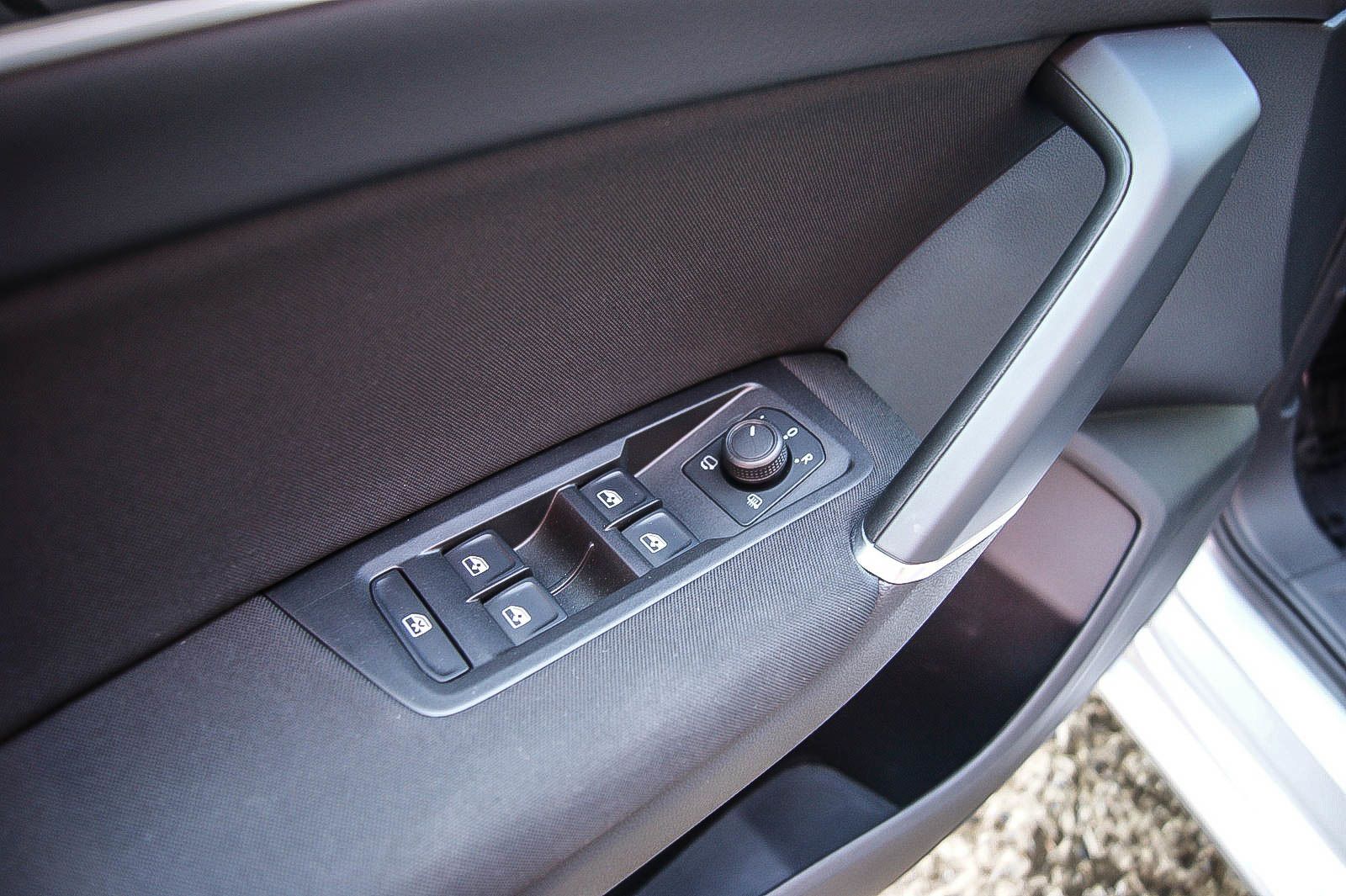 Fahrzeugabbildung Volkswagen Touran 15TSI Comfort DSG 7-SITZER VIRTUAL ANHZV