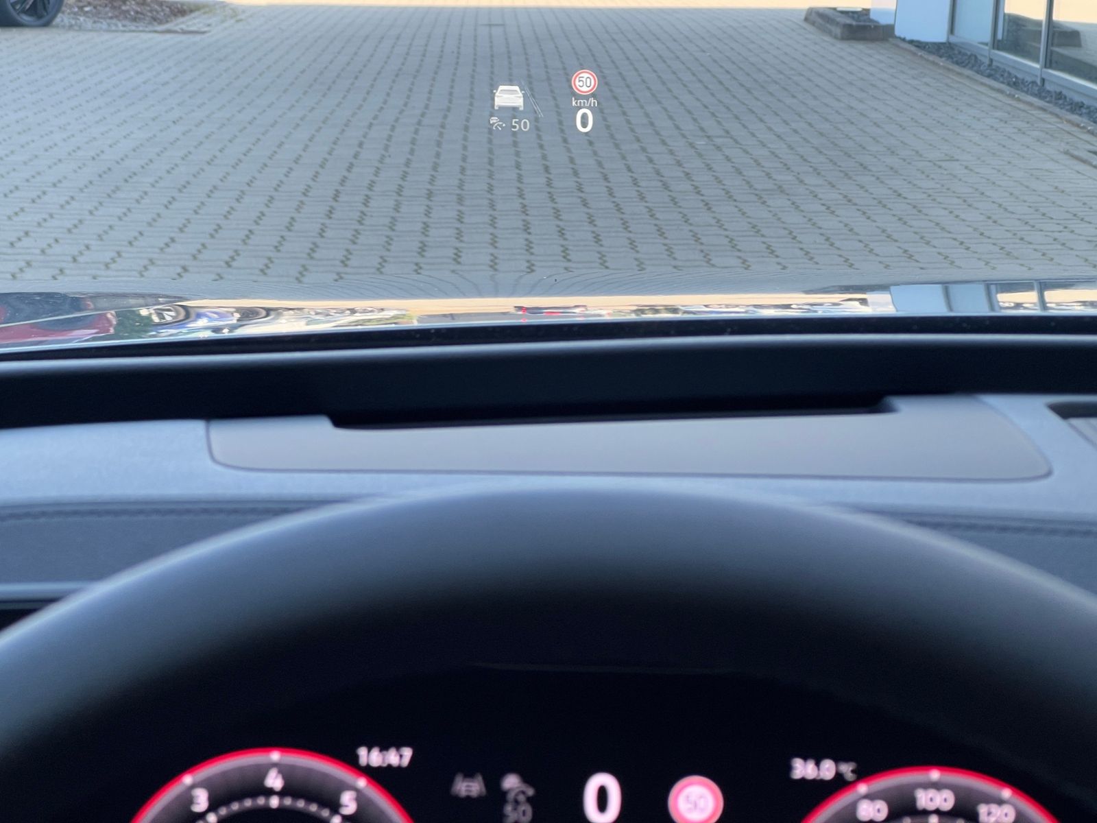 Fahrzeugabbildung Volkswagen Passat Variant Elegance 1.5 eTSI DSG *AHK,IQ-Lig