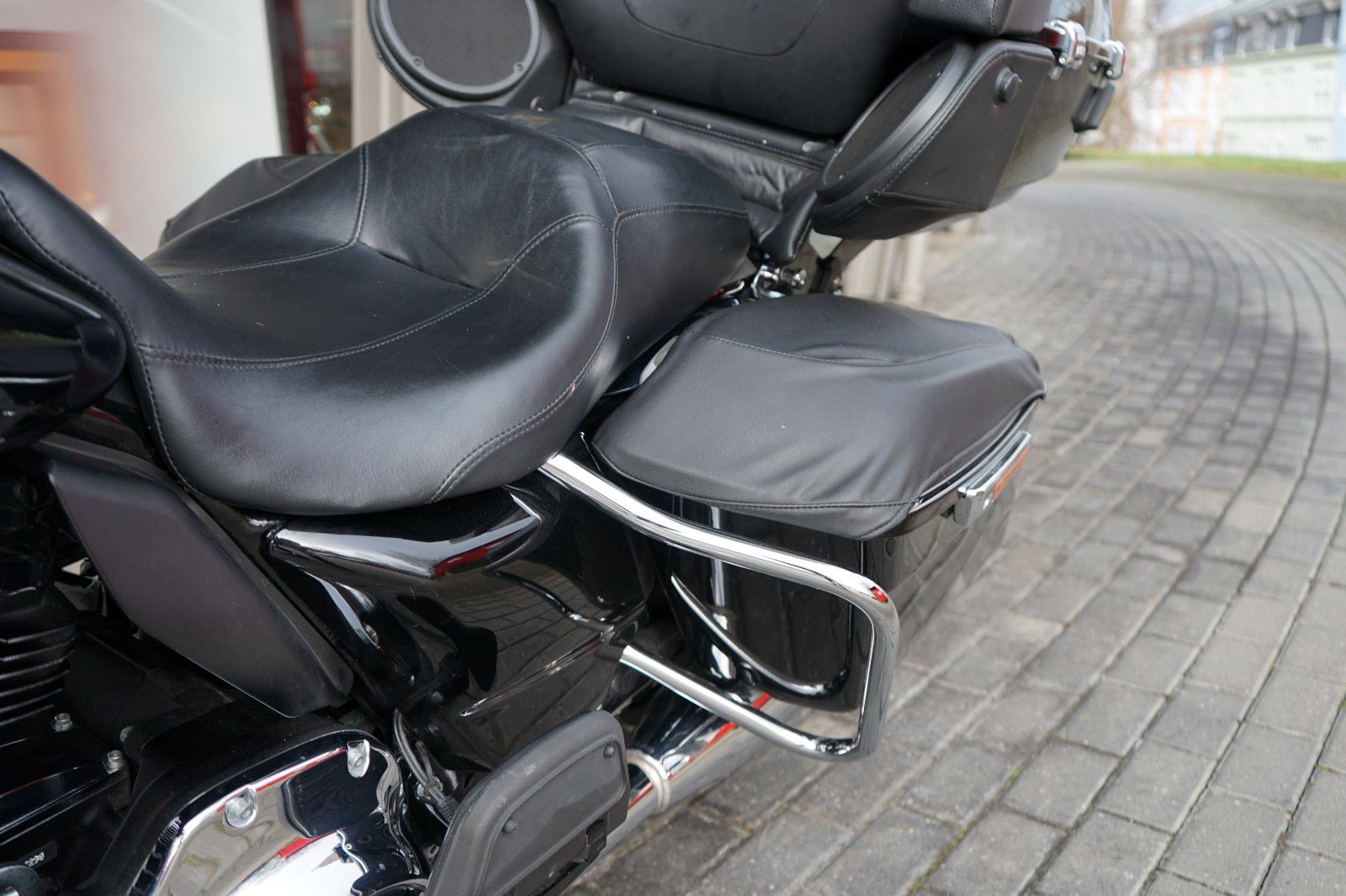 Fahrzeugabbildung Harley-Davidson FLHTKL Ultra Limited Low # 5HD1 # Screamin Eagle