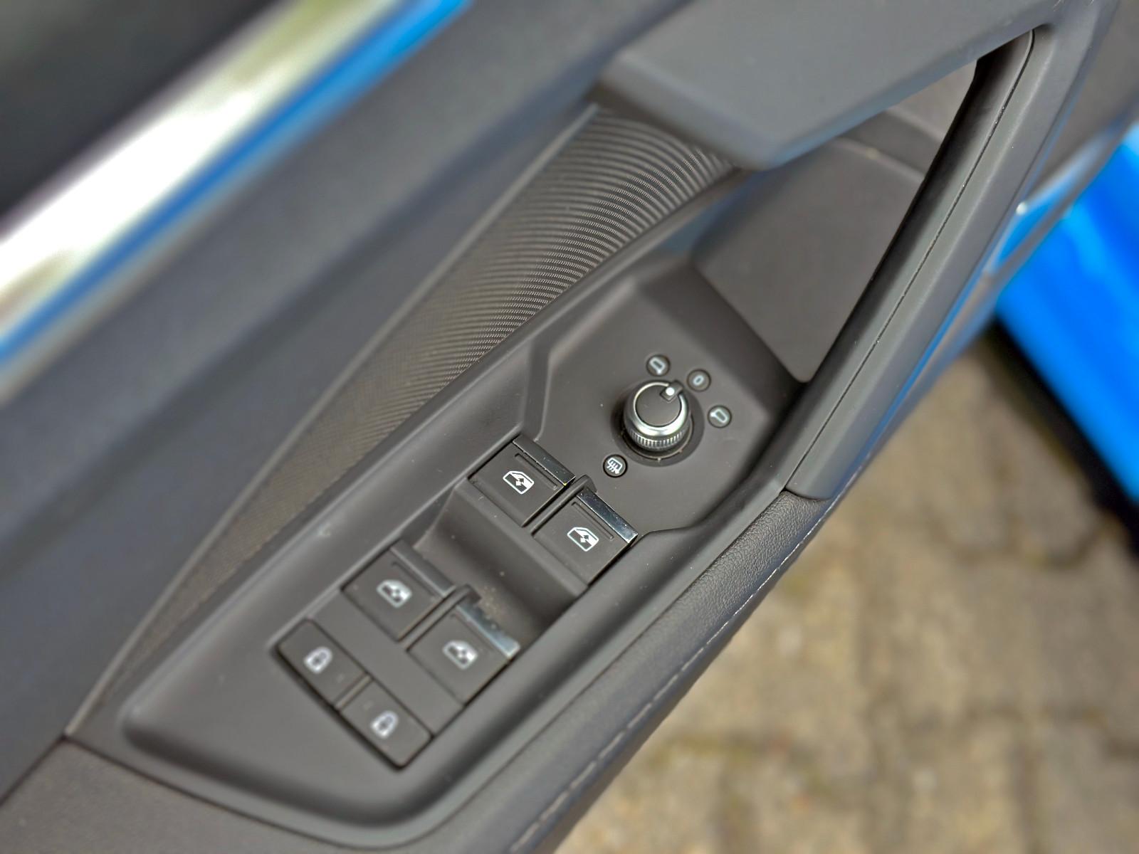 Audi S3 Lim. 2.0TFSI qu BLACK B&O NAV+ ACC PARKEN, миниатюра 7