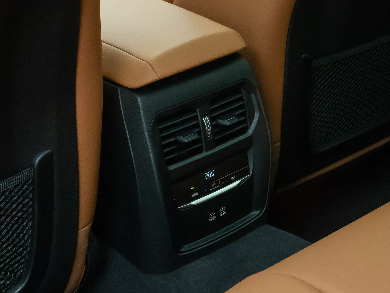 Fahrzeugabbildung BMW 330e xD M Sport Pro Panorama Kamera HUD DAB H/K