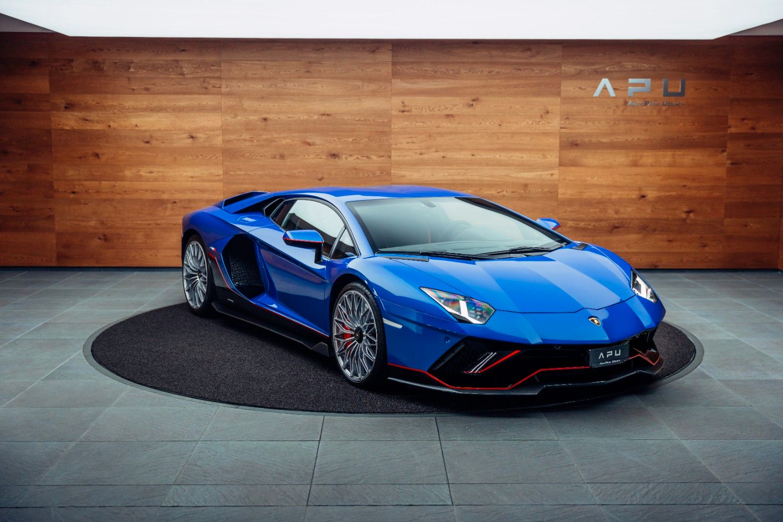 LAMBORGHINI Aventador