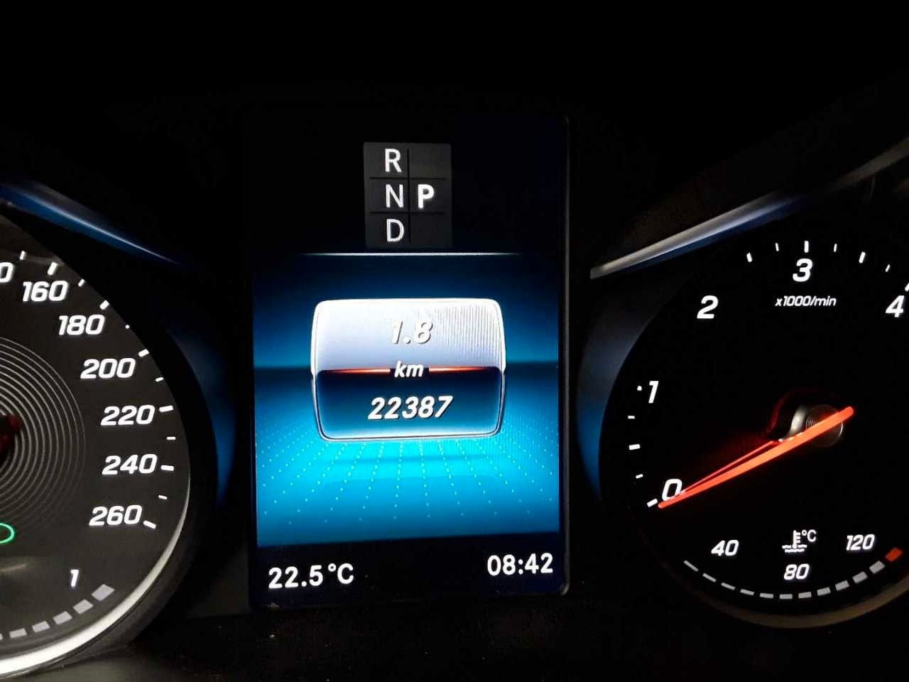 Fahrzeugabbildung Mercedes-Benz V 220 d 4MATIC EDITION AMG AIRMATIC elektr Türen