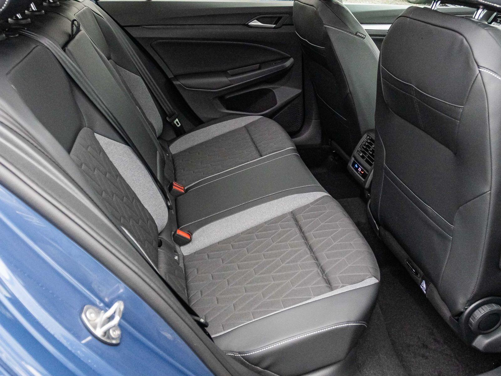 Volkswagen Golf VIII Life 1.5 eTSI DSG Navi LED ACC CarPlay, миниатюра 16