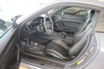 Porsche 992 - 7