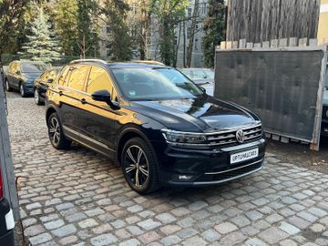 Volkswagen Tiguan - 1