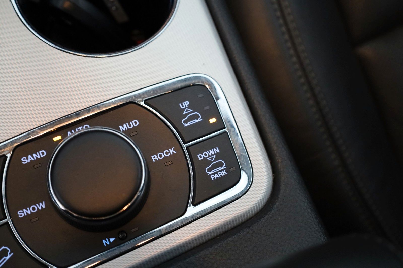 Fahrzeugabbildung Jeep Grand Cherokee 3.0CRD Summit Leder,Navi,Panorama