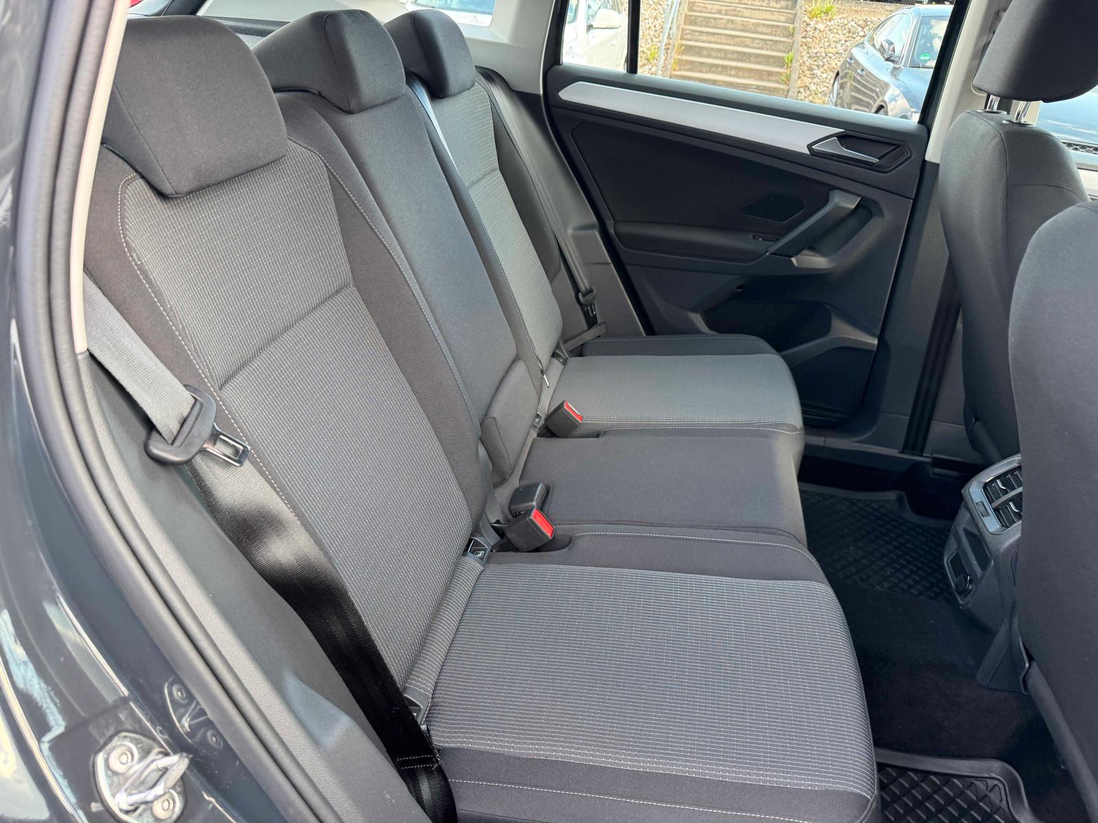 Volkswagen Tiguan 1.5 TSI AHK NAVI PDC LED SHZ KLIMA 17", миниатюра 14