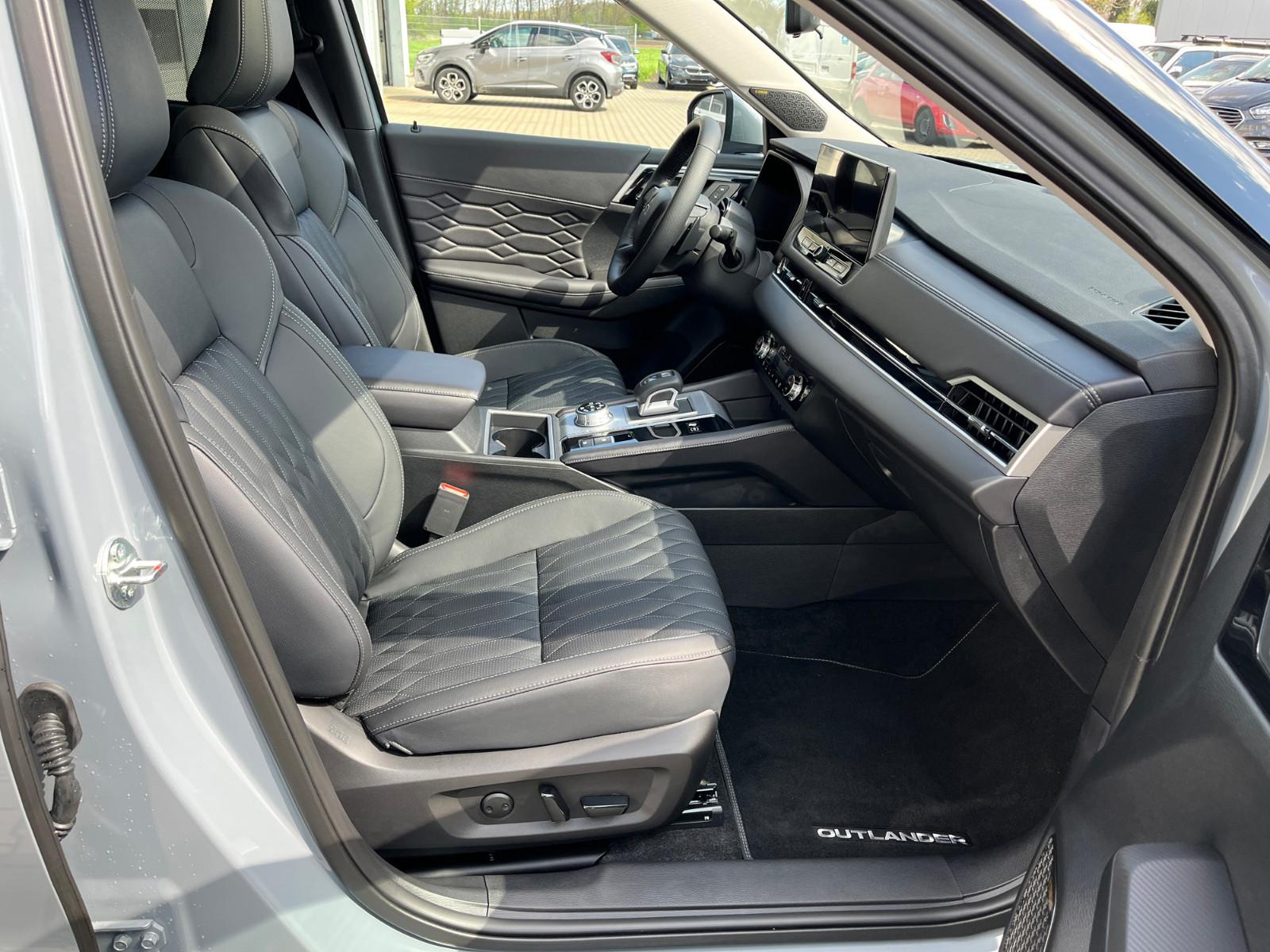 Mitsubishi Outlander 2.4L PHEV TOP 2-Farb