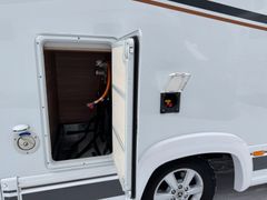 BUERSTNER Lyseo M 660 Harmony Line-Mercedes-Aut.-Dachklima