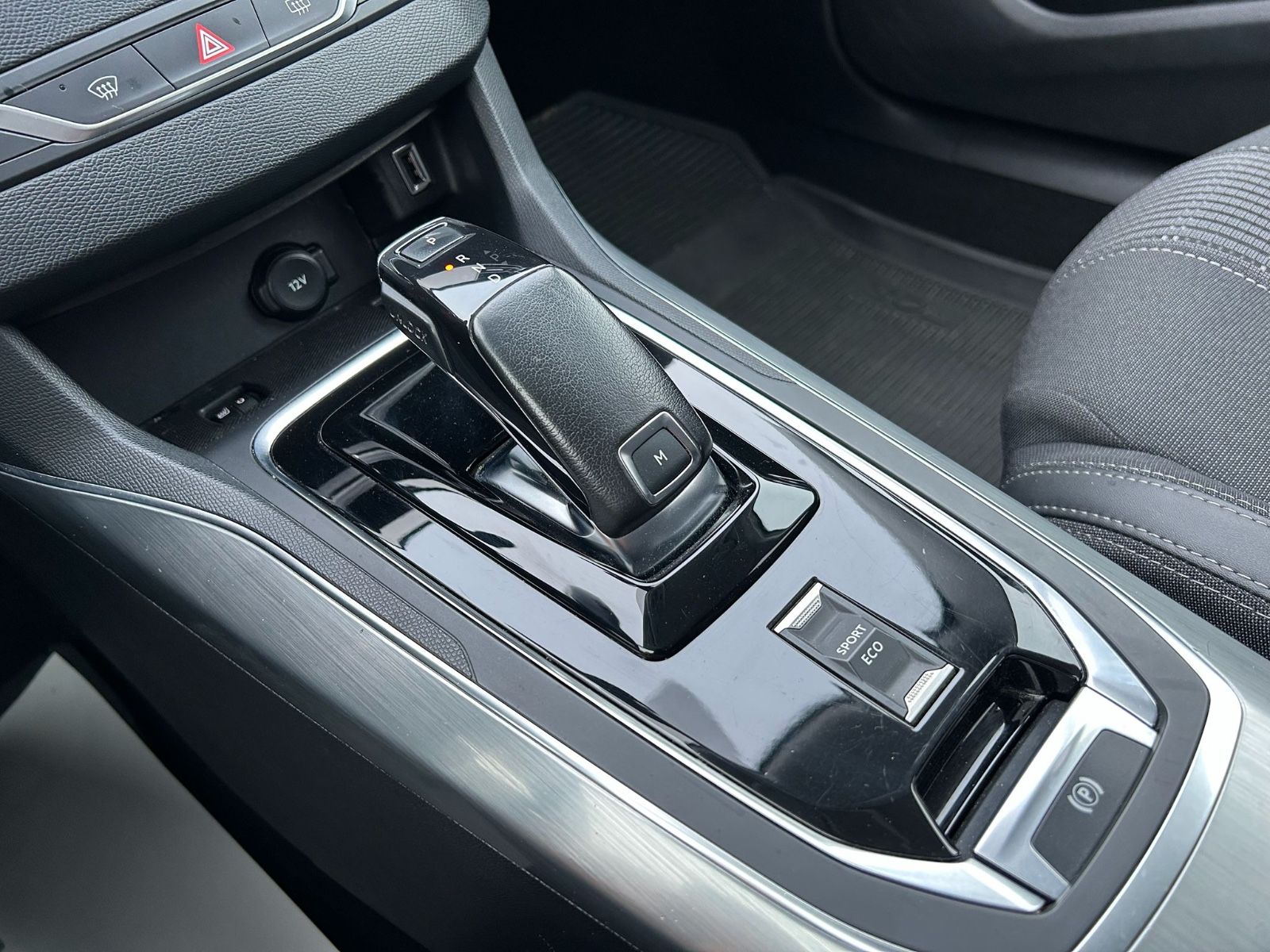 Fahrzeugabbildung Peugeot 308 SW Allure°Automatik°AHK°Kamera°Navi°1.Hand°