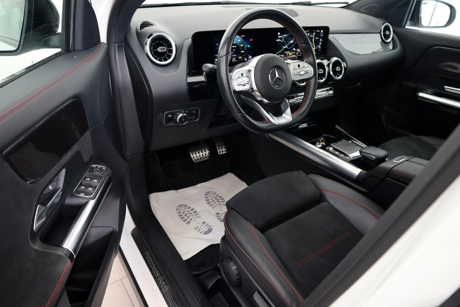 Fahrzeugabbildung Mercedes-Benz GLA 200 d, AMG line, Navi,LED,Kamera,Panorama