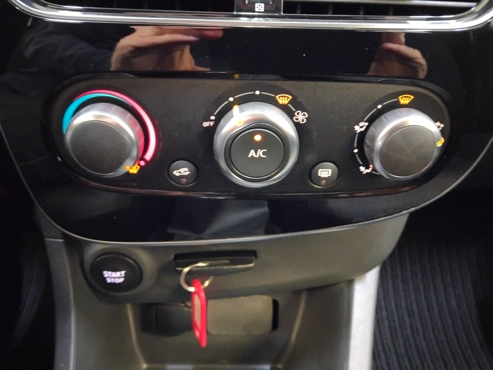 Renault Clio (08/2019, Benzin)