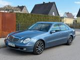 Mercedes-Benz 220
