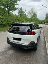 Peugeot 5008 BlueHDi 180 EAT8 GT / 7-Sitzer / Panorama - Peugeot: 8sitzer