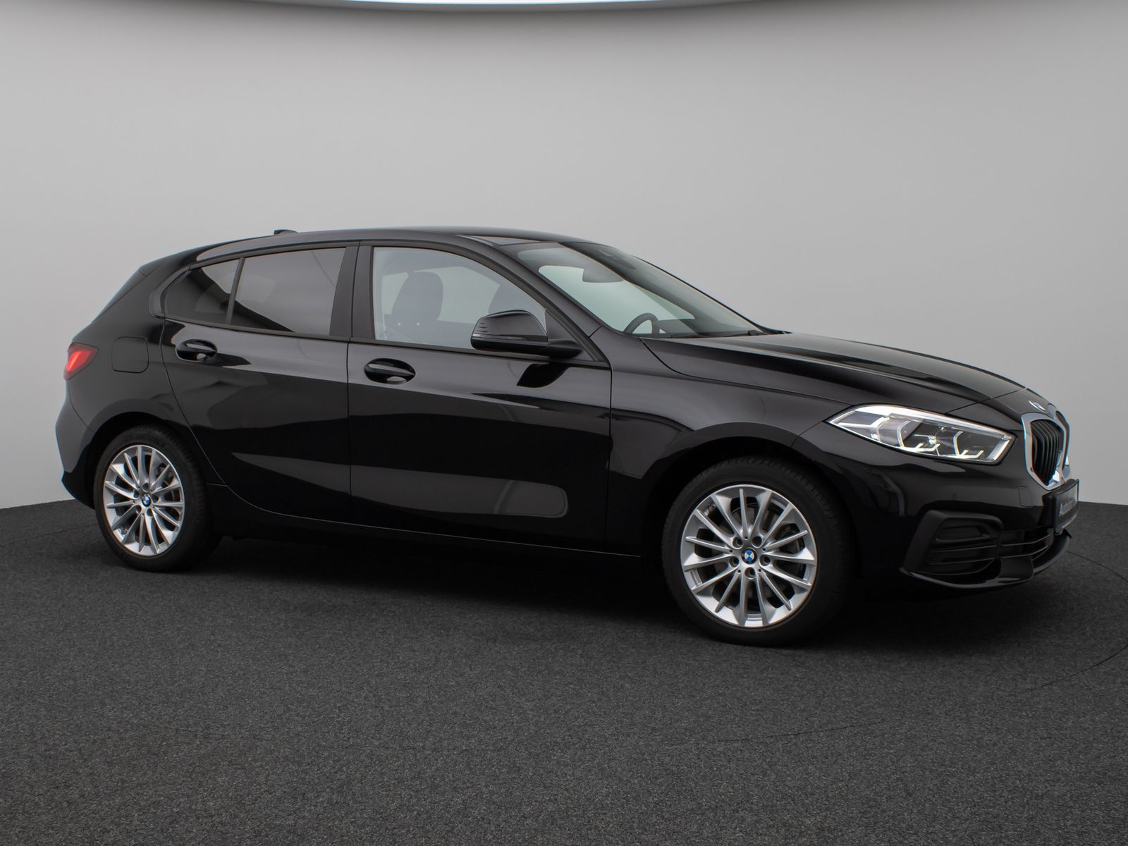 Fahrzeugabbildung BMW 118i DAB WLAN PDC Geschwindigkeitsreg Sport LED