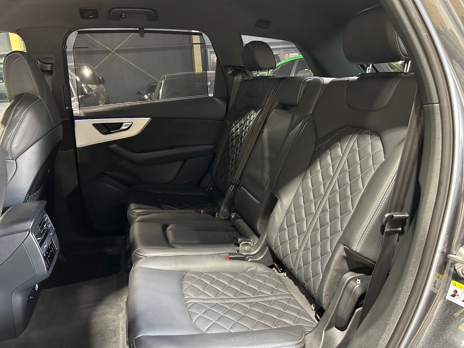 Fahrzeugabbildung Audi Q7 50 TDI quattro/S-LINE/HEAD-UP/COMPETITION/NAV