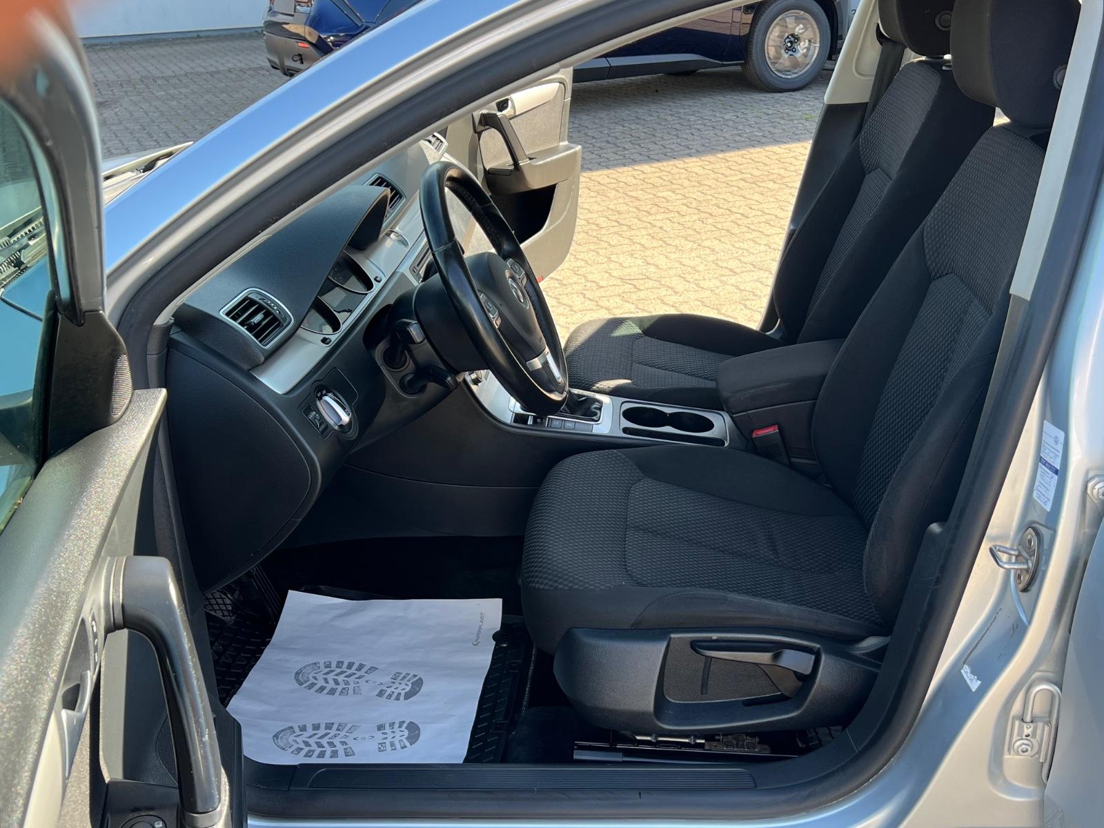 Volkswagen Passat 2012 — photo 9