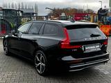 Volvo V60 Recharge T6 Plus Dark PANO|19"|360°|LED|H&K| - Volvo V60: Schwarz