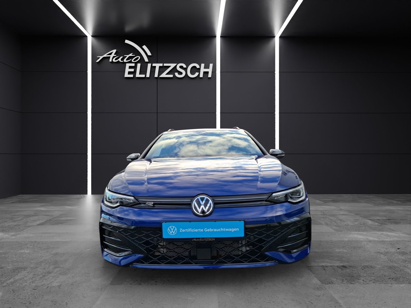 Fahrzeugabbildung Volkswagen Golf VIII Variant TDI R-Line DSG Standhzg LED-pl