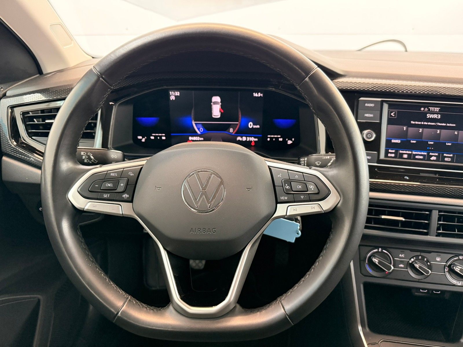 Fahrzeugabbildung Volkswagen Polo 1,0 TSI Life 5-Gang Schaltung + App Connect