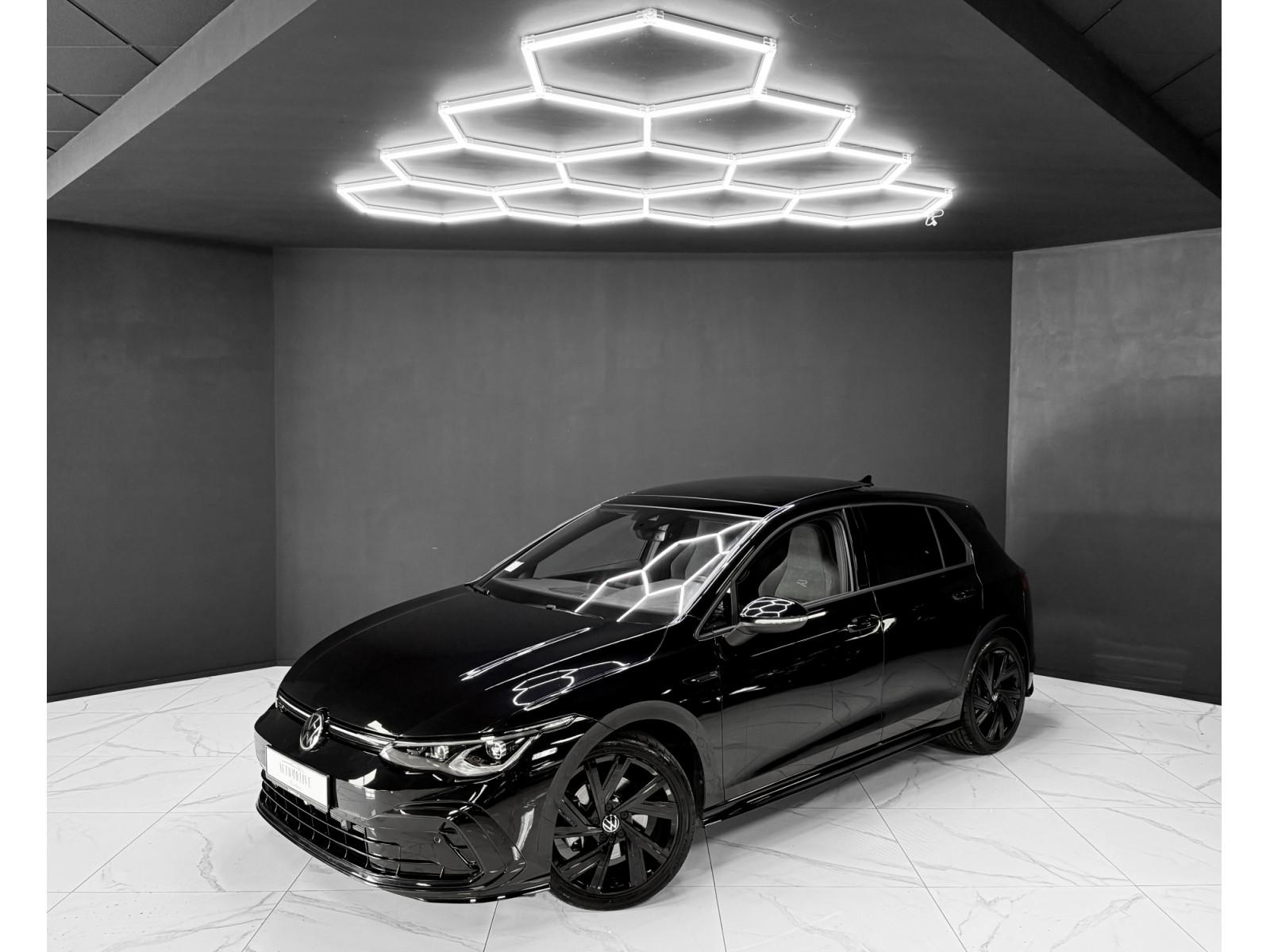 Volkswagen Golf VIII 2.0 R Line 4MOTION