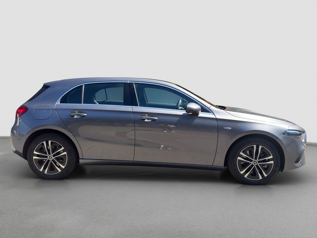 Fahrzeugabbildung Mercedes-Benz A 250 e Kompaktlimousine mit EQ Hybrid Technolog