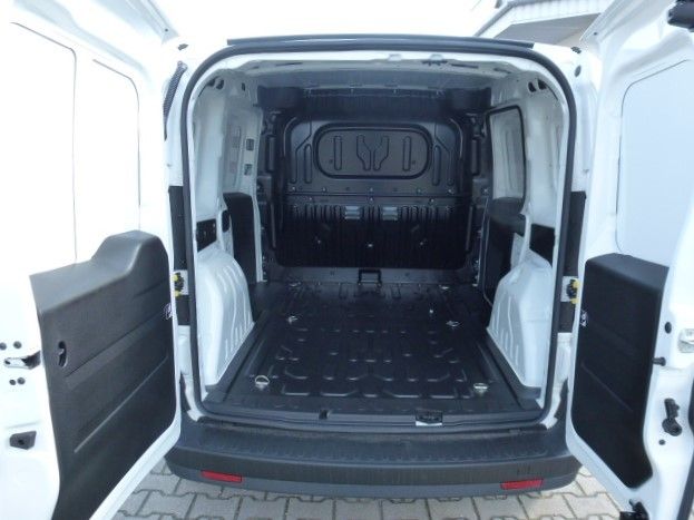 Fahrzeugabbildung Fiat Doblo KaWa SX 1.6 Mjet (100 PS)