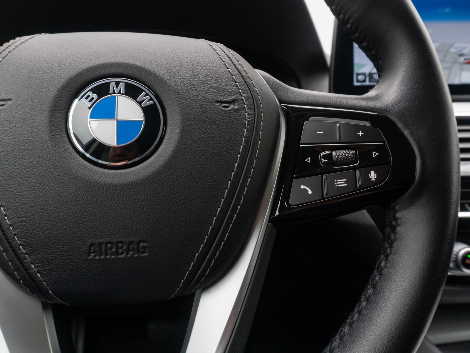 Fahrzeugabbildung BMW 520d xD Alarm DAB Kamera HiFi Belüftung Komfort