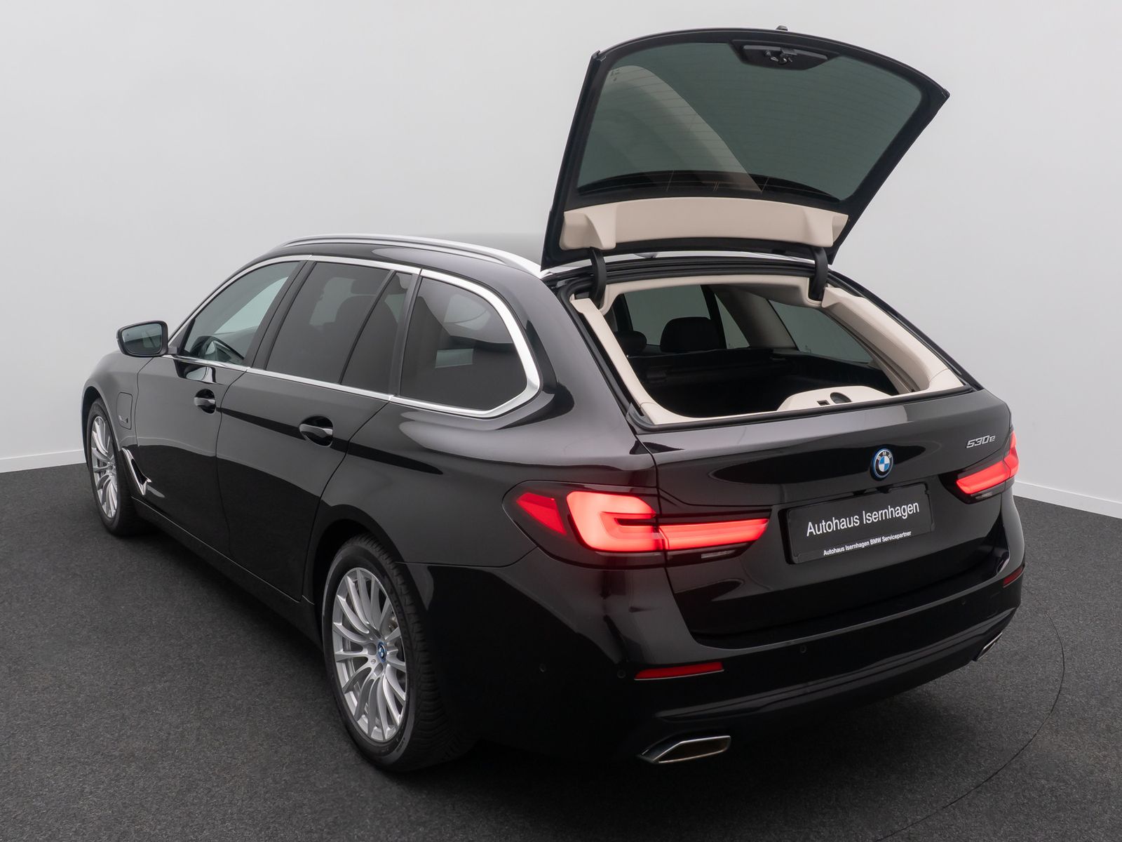 Fahrzeugabbildung BMW 530e Alarm AHK Laser DAB HUD Kamera Sport 18Zoll