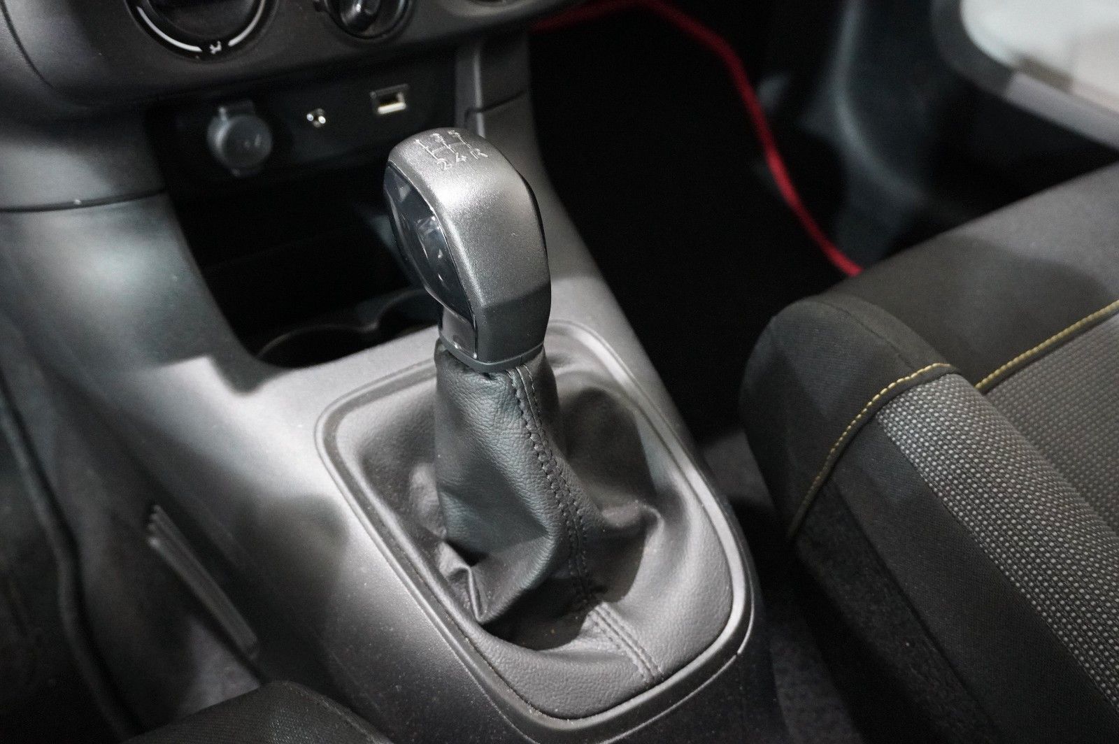 Fahrzeugabbildung Citroën C3 LIM. 1.2 FEEL LED/KLIMA/SHZ/PDC/TEMP./USB