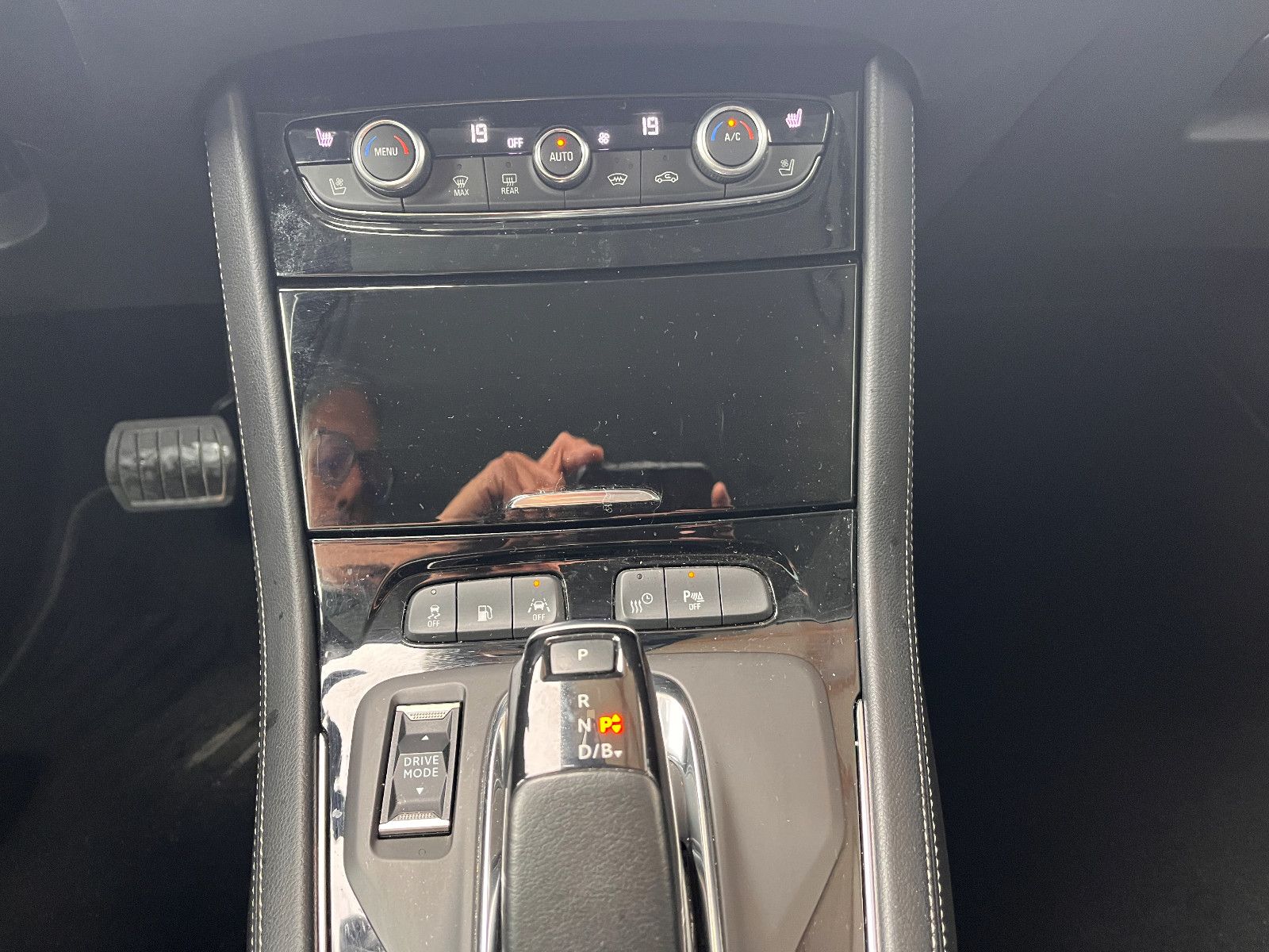 Fahrzeugabbildung Opel Grandland (X) Ultimate 1.6 Hybrid
