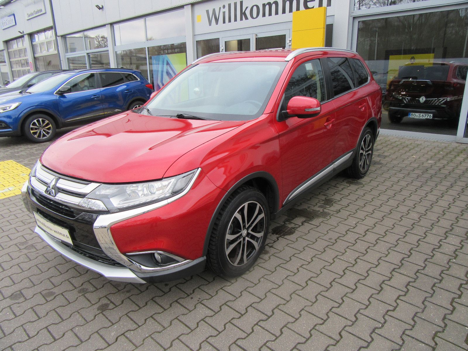 MITSUBISHI Outlander