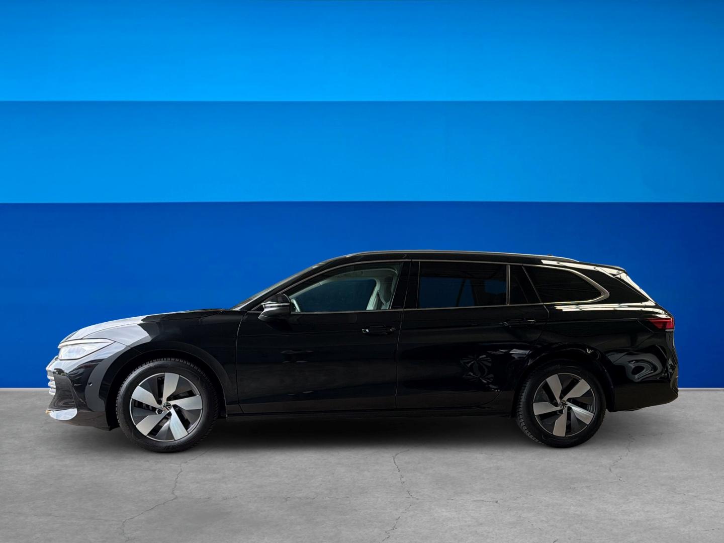 Volkswagen Passat 1.5 eTSI Business Rear View Navi Clima