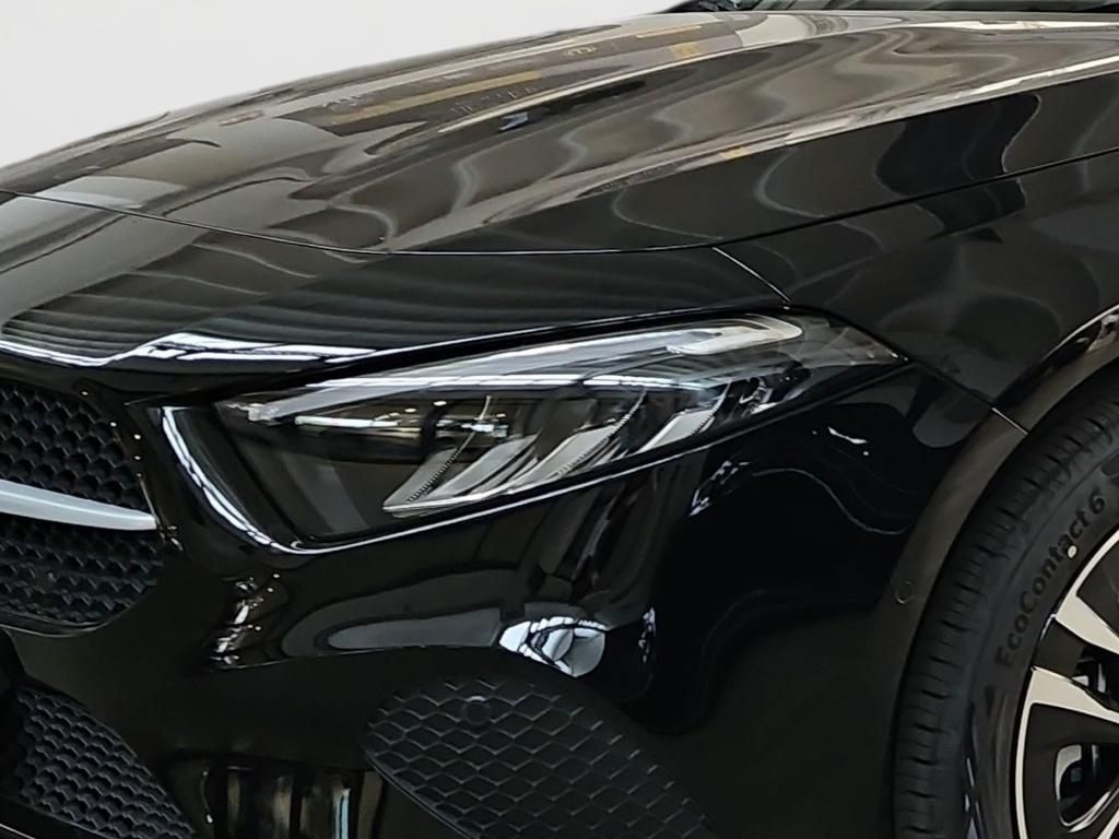 Fahrzeugabbildung Mercedes-Benz A 250 e Kompaktlimousine +ADVANCED+PT+TOTWINKEL+