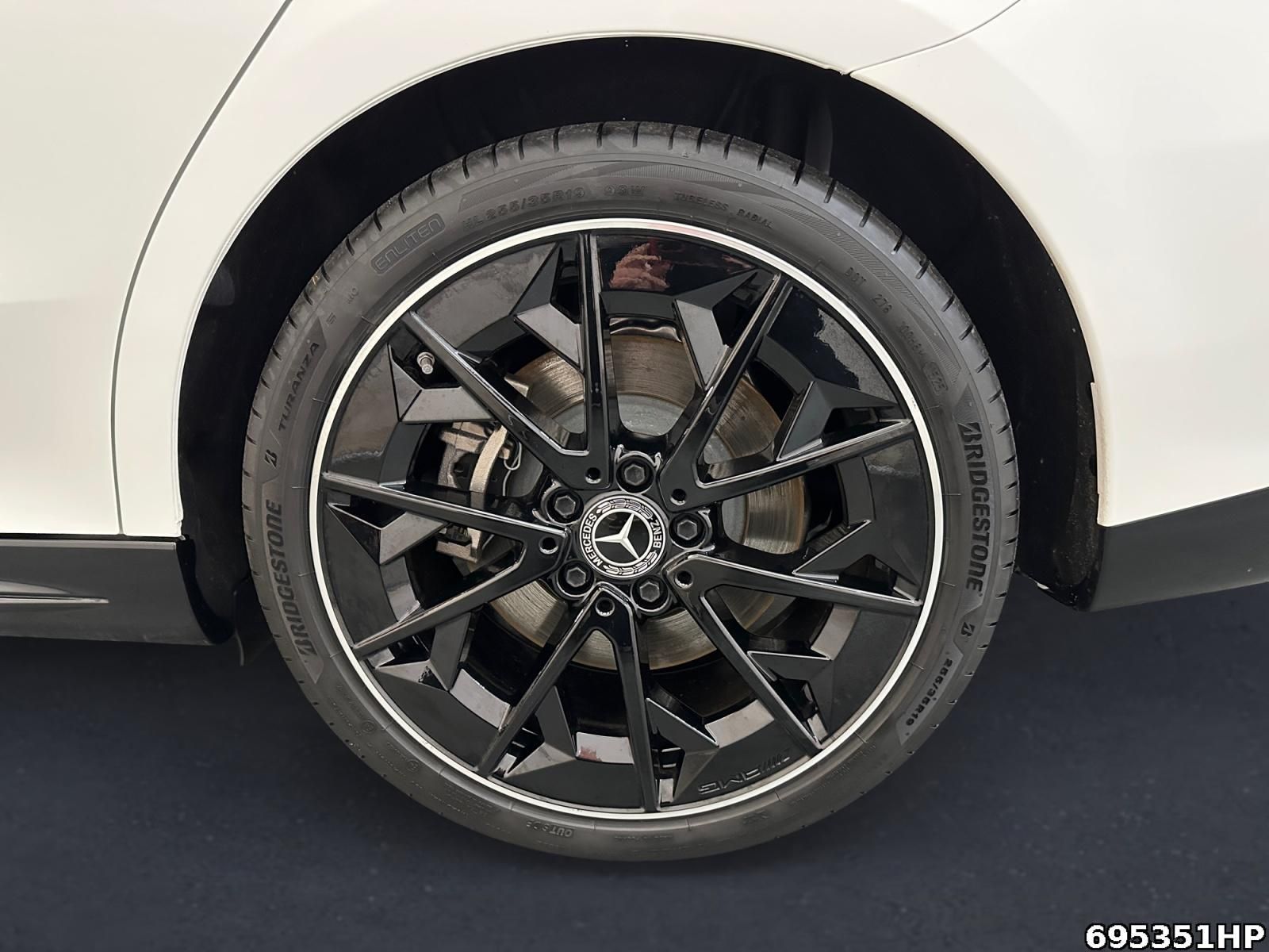 Mercedes-Benz CLA 350 EQ 4MATIC AMG NIGHT 360°KAM PREMIUM foto 5