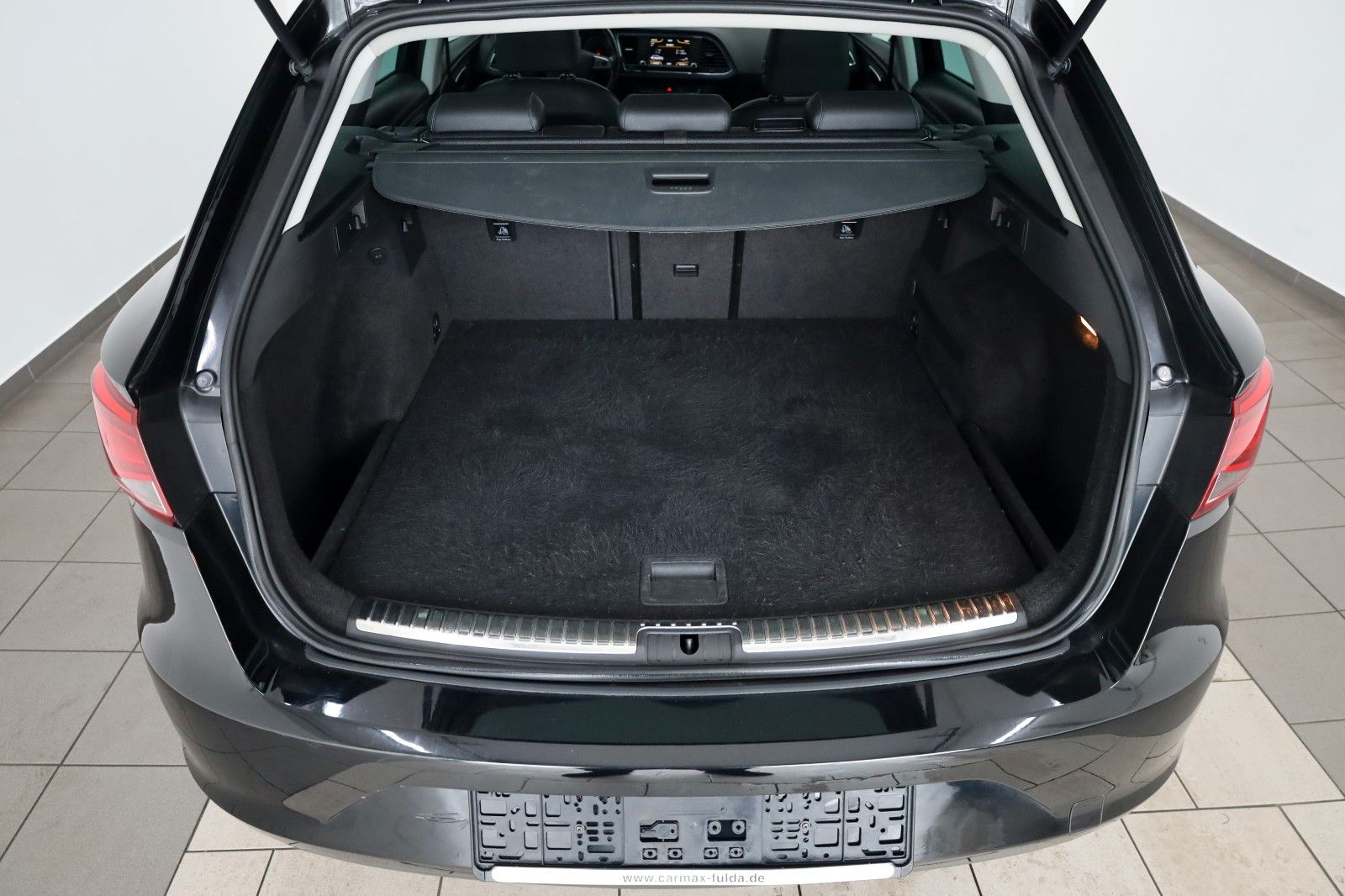 Fahrzeugabbildung SEAT Leon ST Connect, T.Leder, Navi, ACC,LED,AHK,+WR!