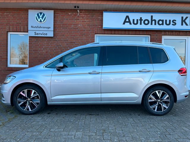 Volkswagen Touran Highline 2,0TDi DSG Pano/DCC/Virtual/Sthz