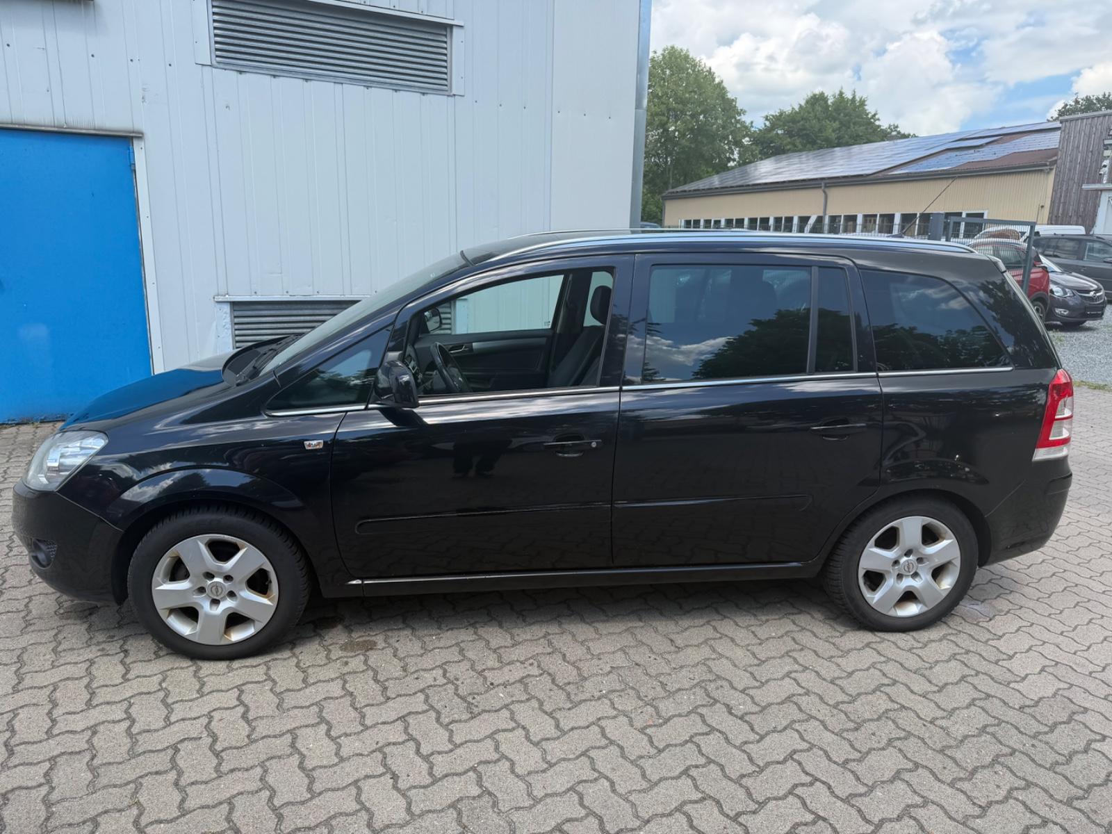 Opel Zafira 2011 — engine 1.598 cm³, 116 HP (85kW)